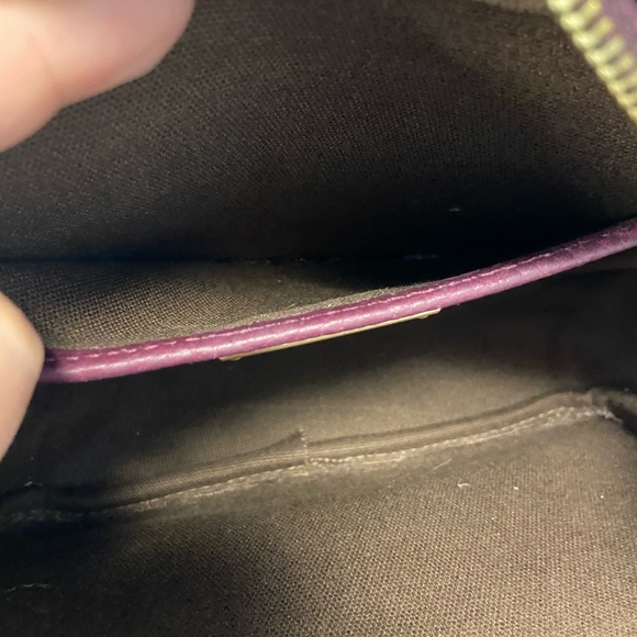 Gigi New York Crossbody Camera Bag Pebbled Leather Plum - Picture 7 of 8